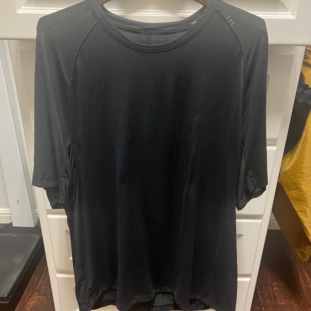 lululemon athletica Black Short Sleeve Tee